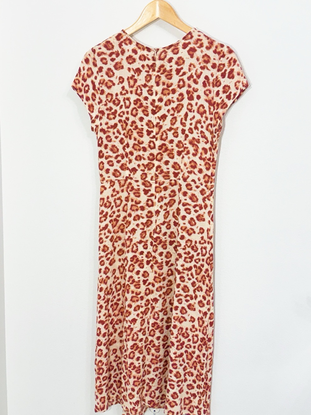 BOHME Rose Pink Animal Print Midi Dress 
cap Sleeve Size Small